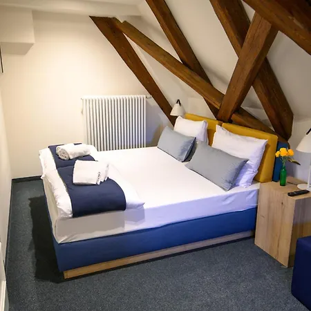 Hotel Gelber Loewe 3*